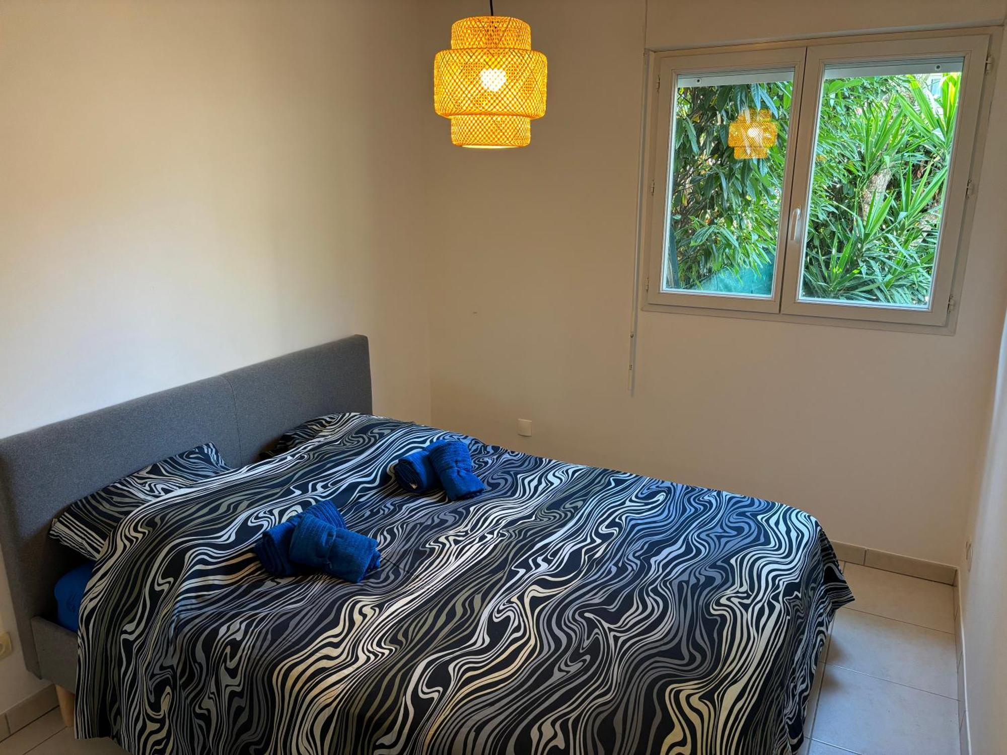 Beachside Apartment With Pool & Garden In Juan Les Pins Antibes Luaran gambar