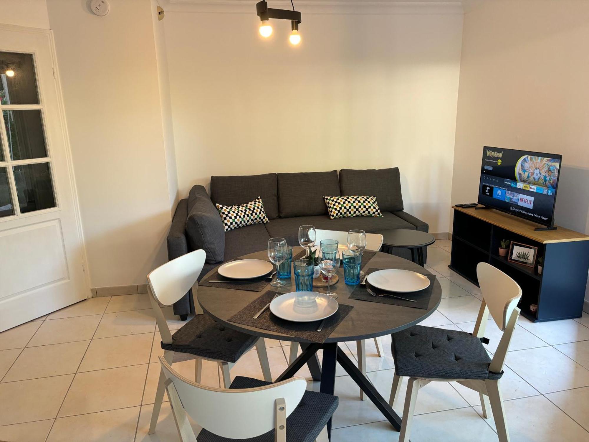 Beachside Apartment With Pool & Garden In Juan Les Pins Antibes Luaran gambar