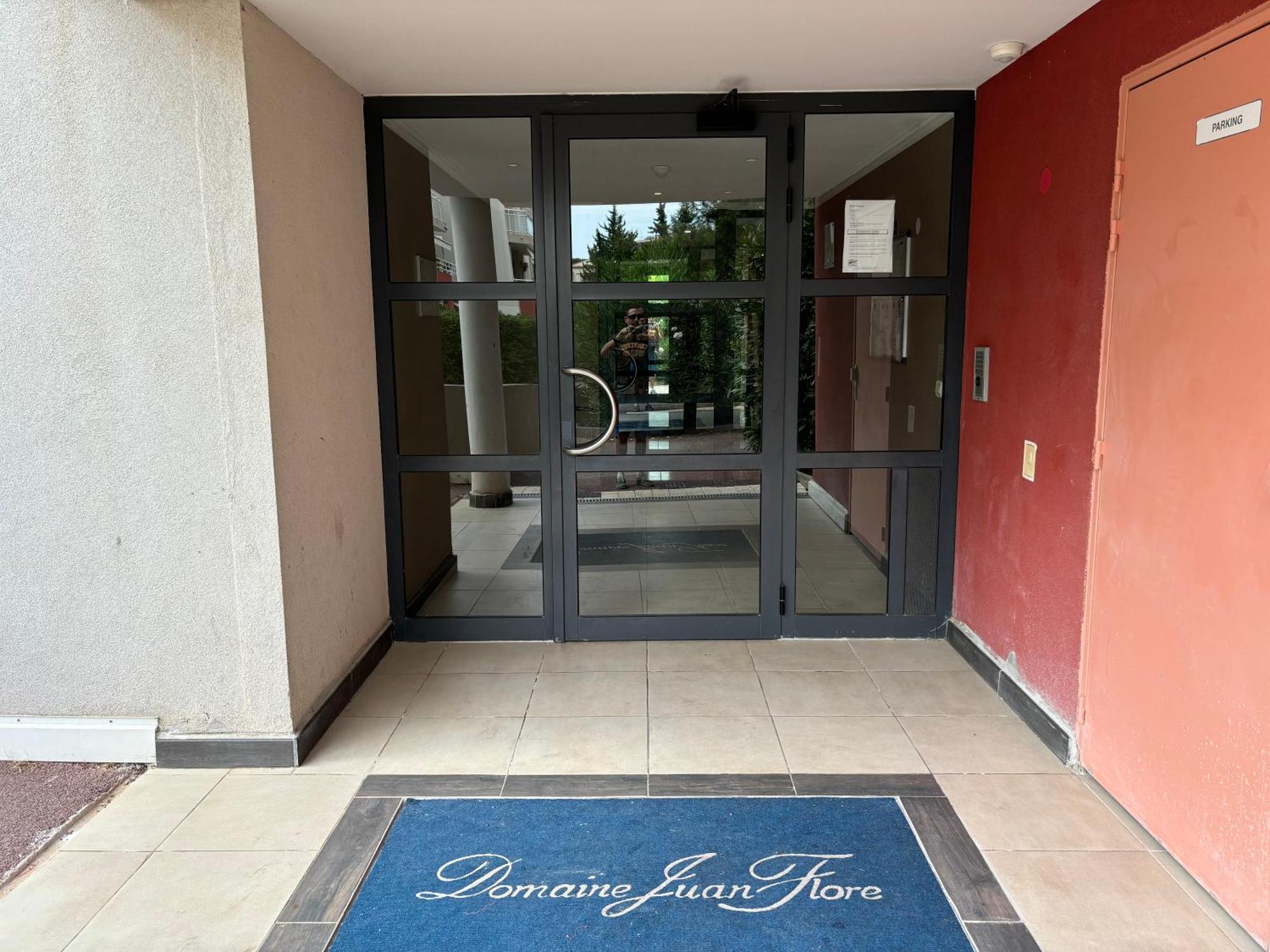 Beachside Apartment With Pool & Garden In Juan Les Pins Antibes Luaran gambar